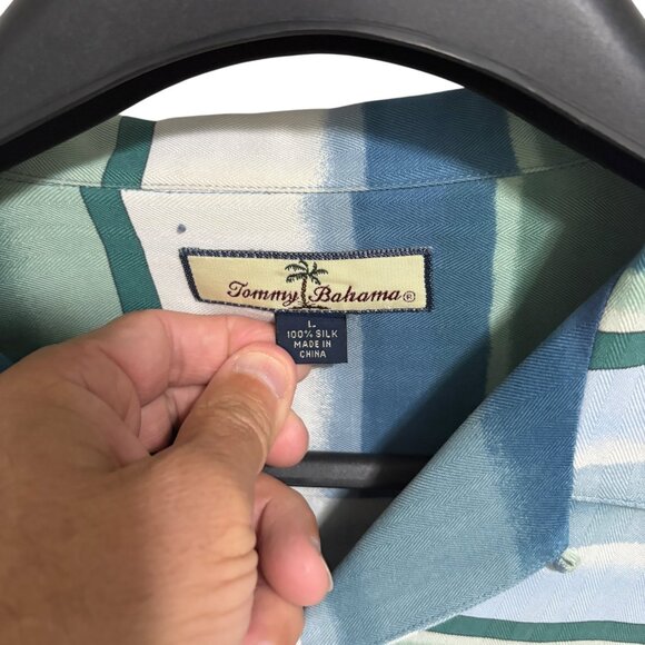 Tommy Bahama 100% Silk Button Up Men’s Shirt Size Large Short Sleeve Stripped - Picture 5 of 6